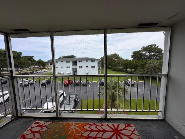 315 1 / 2 775 sq. ft. $ 2025-10-01 0 Photo