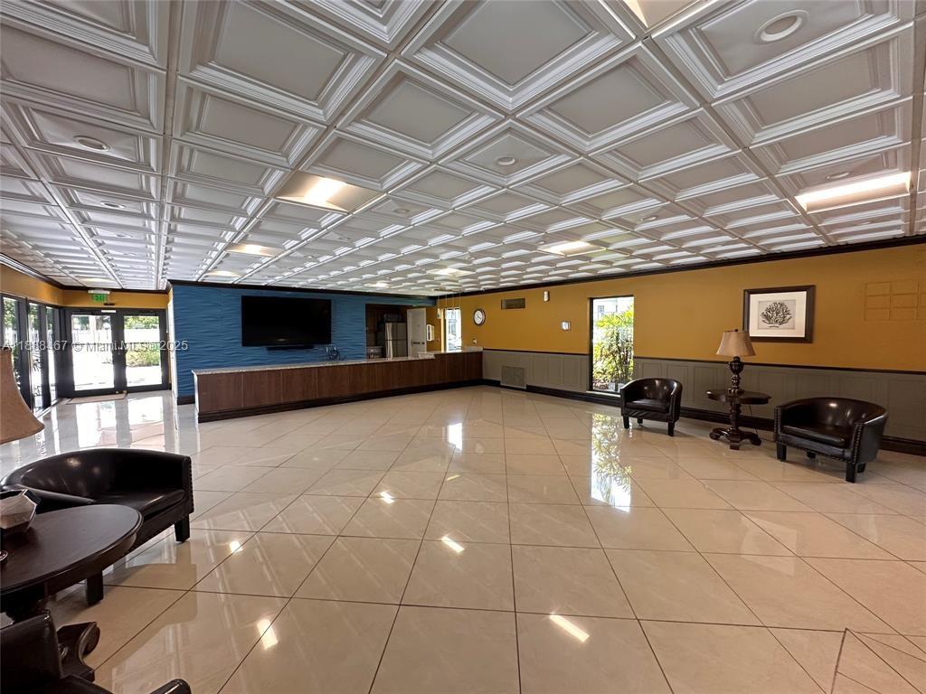315 1 / 2 775 sq. ft. $ 2025-10-01 0 Photo