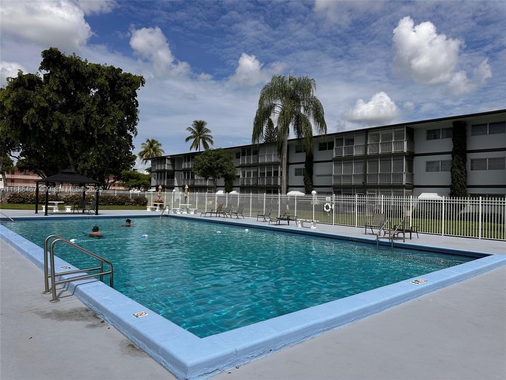 315 1 / 2 775 sq. ft. $ 2025-10-01 0 Photo
