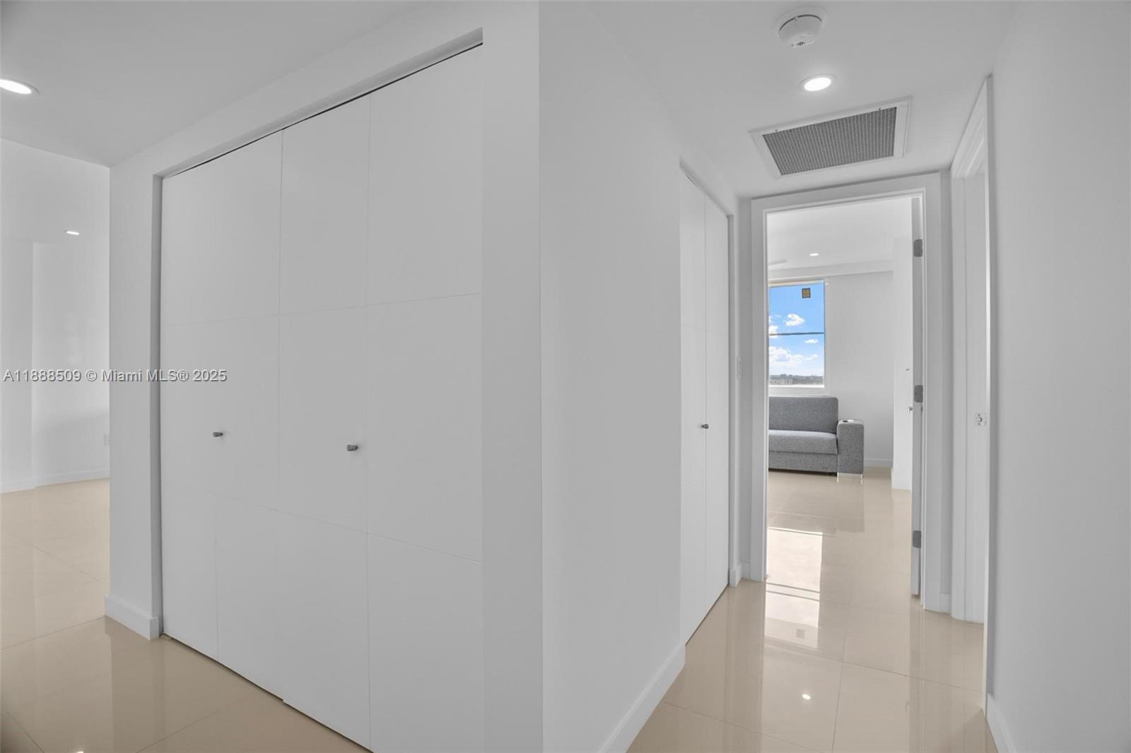 2108 2 / 2 1220 sq. ft. $ 2025-10-01 0 Photo