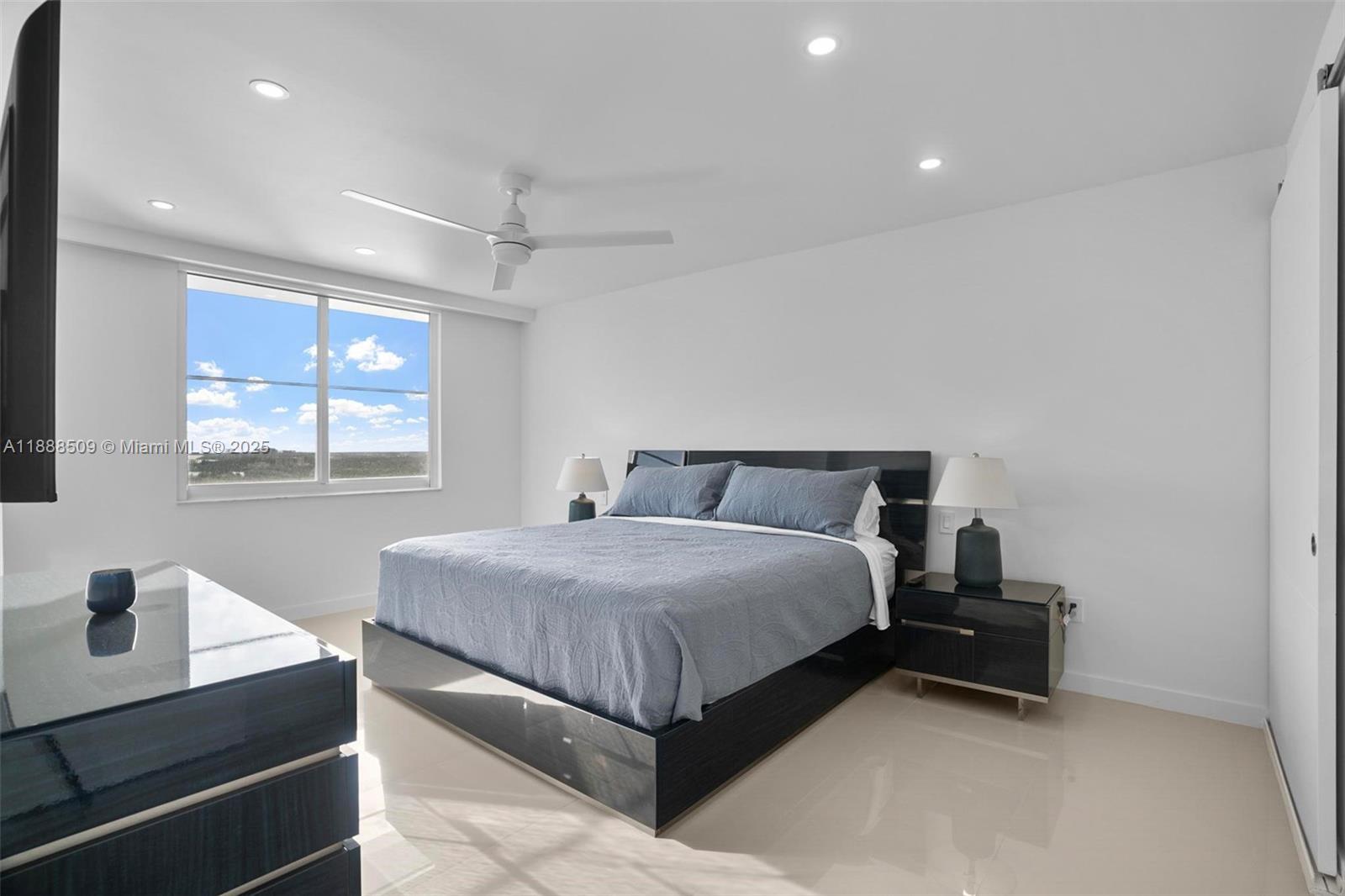 2108 2 / 2 1220 sq. ft. $ 2025-10-01 0 Photo