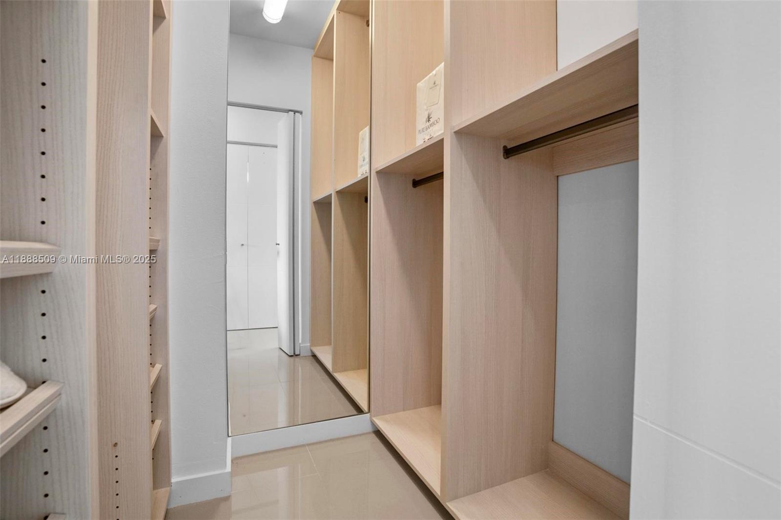 2108 2 / 2 1220 sq. ft. $ 2025-10-01 0 Photo