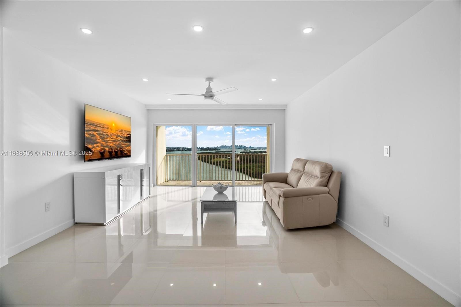2108 2 / 2 1220 sq. ft. $ 2025-10-01 0 Photo