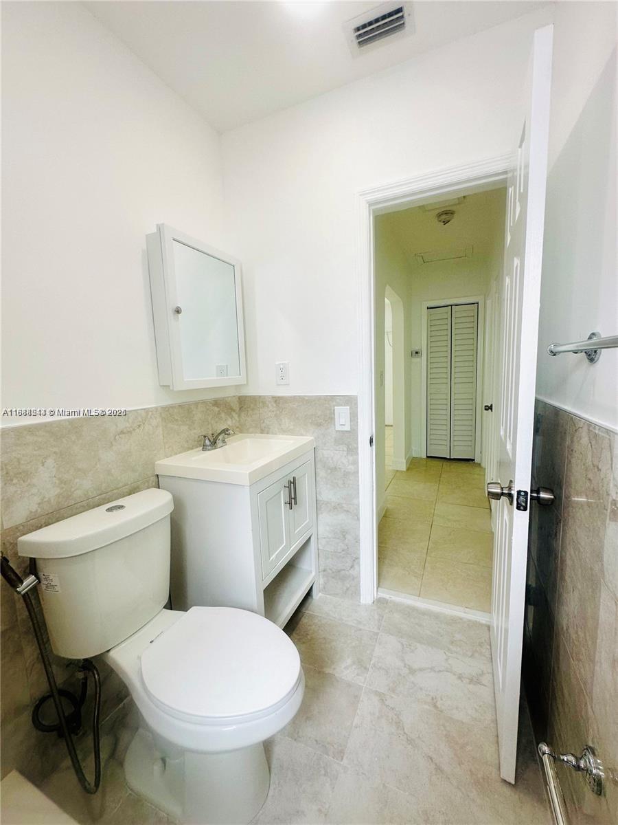   /  1809 sq. ft. $ 2025-10-01 0 foto