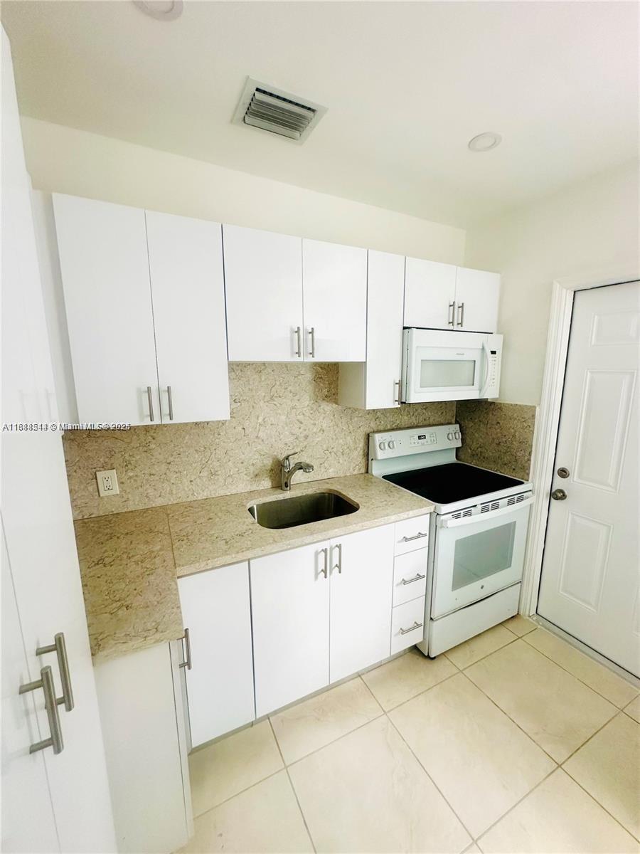   /  1809 sq. ft. $ 2025-10-01 0 foto