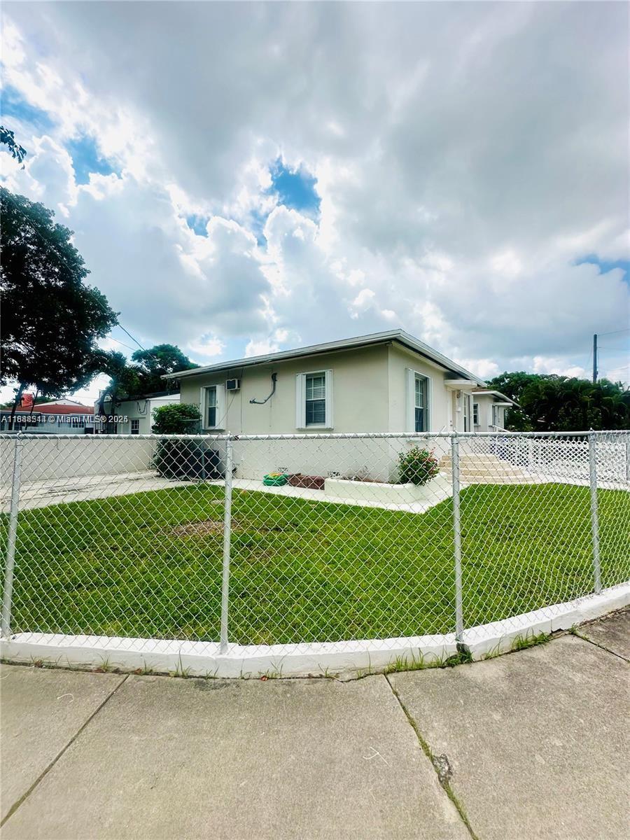  /  1809 sq. ft. $ 2025-10-01 0 foto
