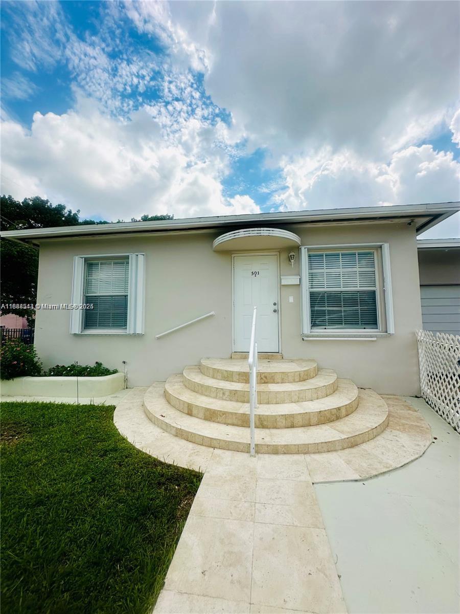   /  1809 sq. ft. $ 2025-10-01 0 foto
