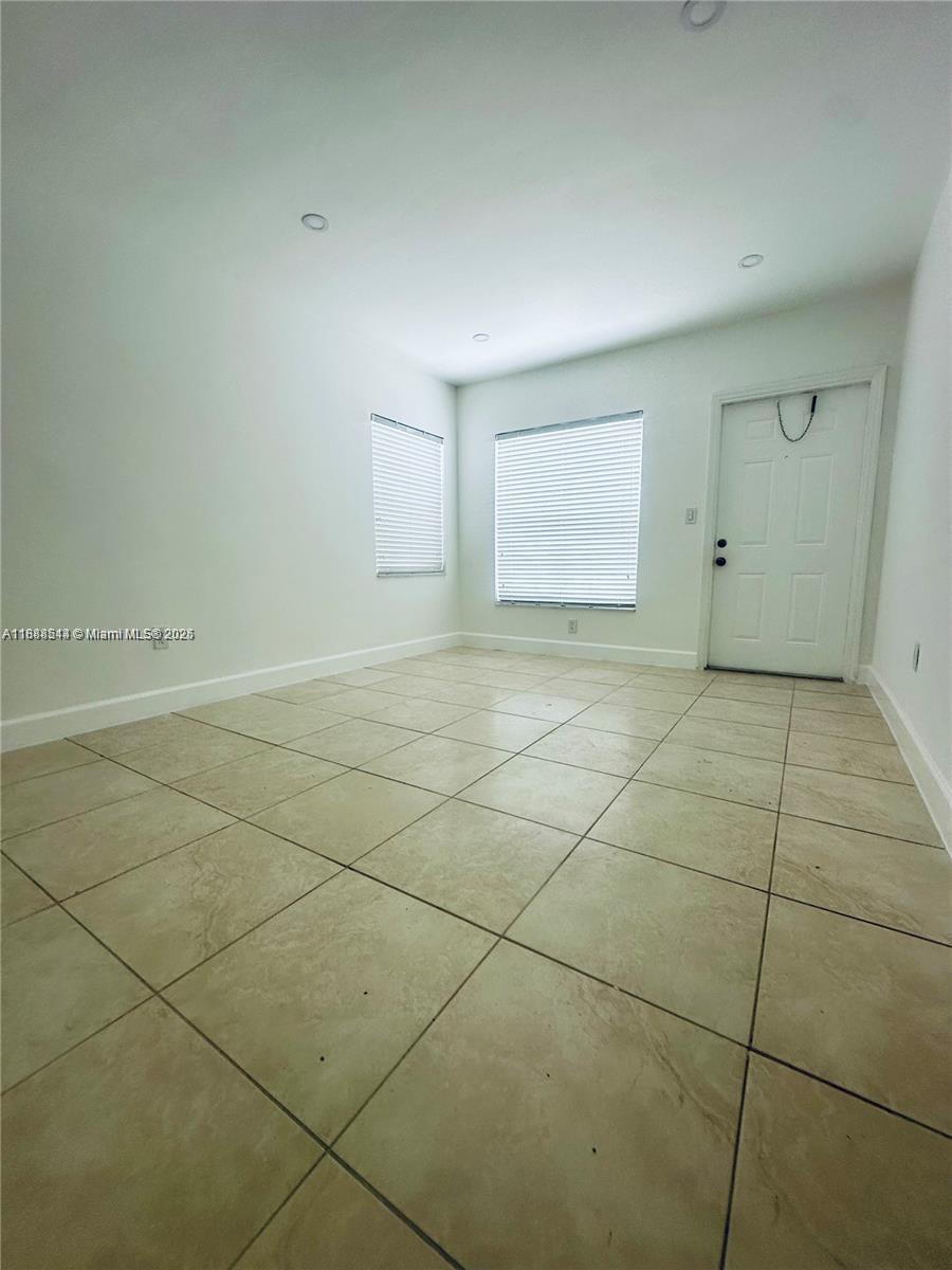  /  1809 sq. ft. $ 2025-10-01 0 foto