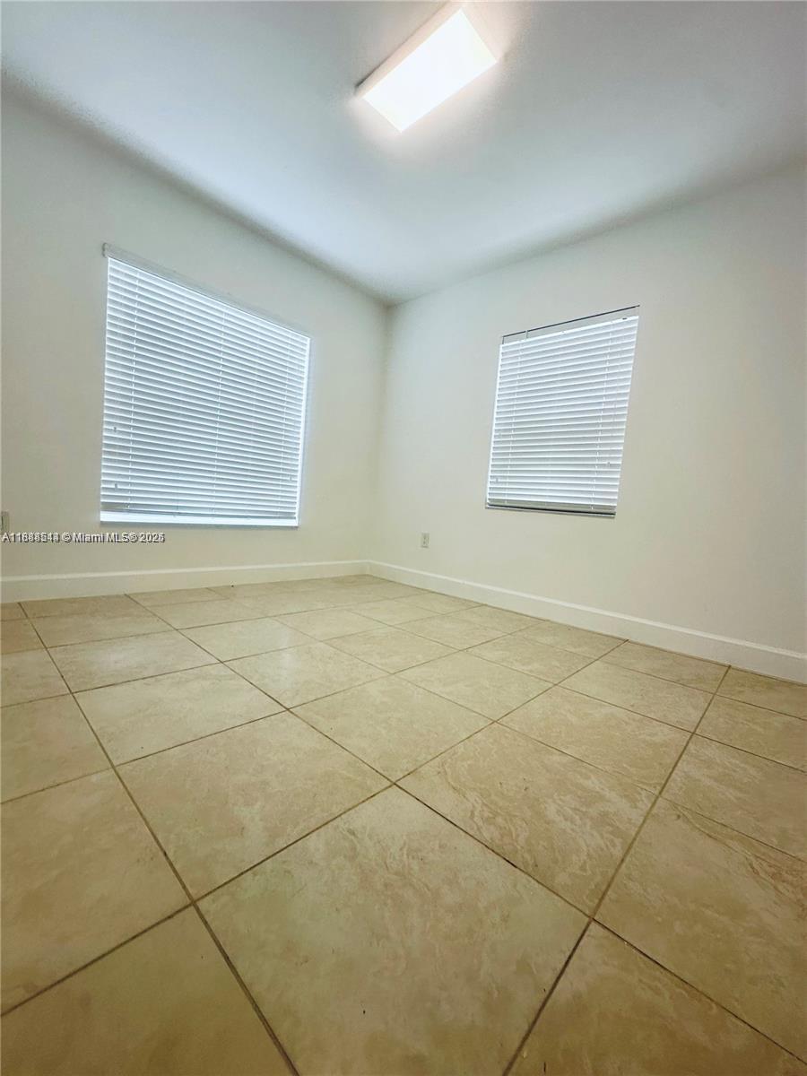   /  1809 sq. ft. $ 2025-10-01 0 foto
