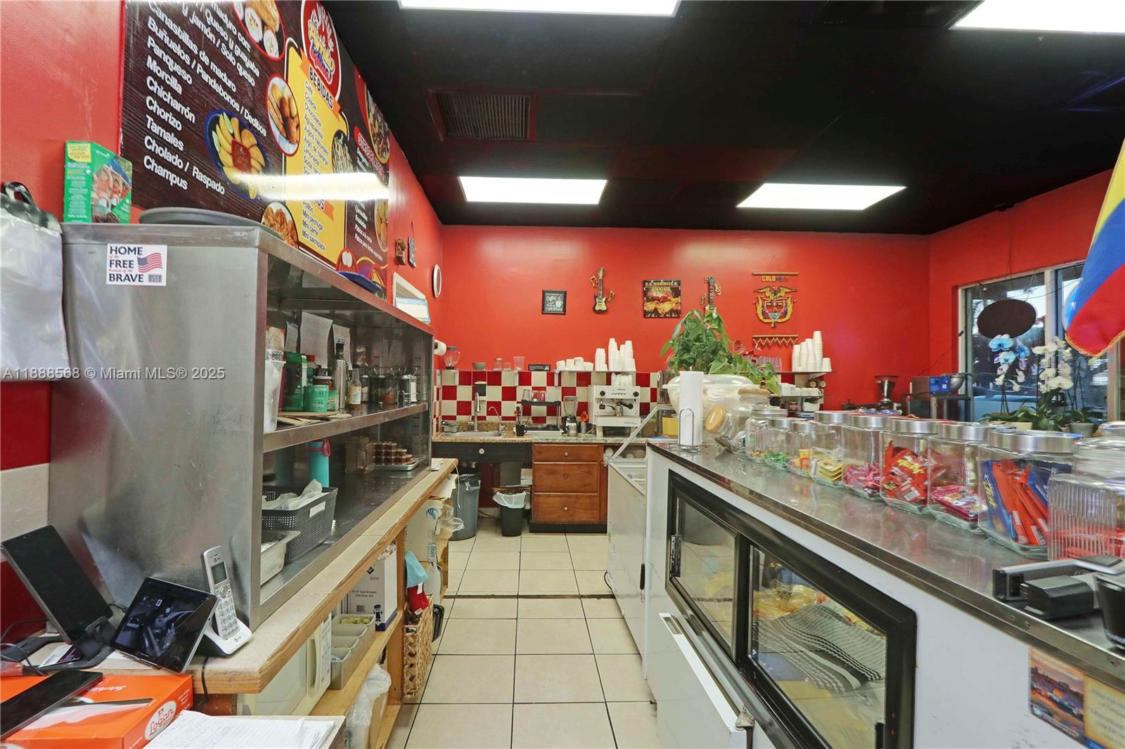 Подробнее / кв.футов $ 2025-10-01 0 Фото