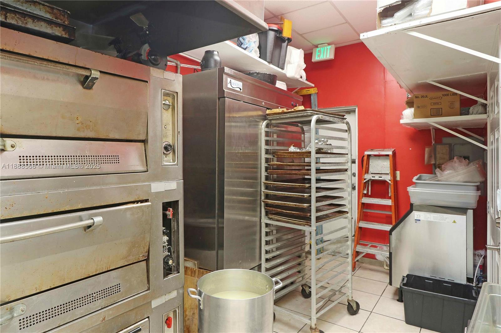 Подробнее / кв.футов $ 2025-10-01 0 Фото