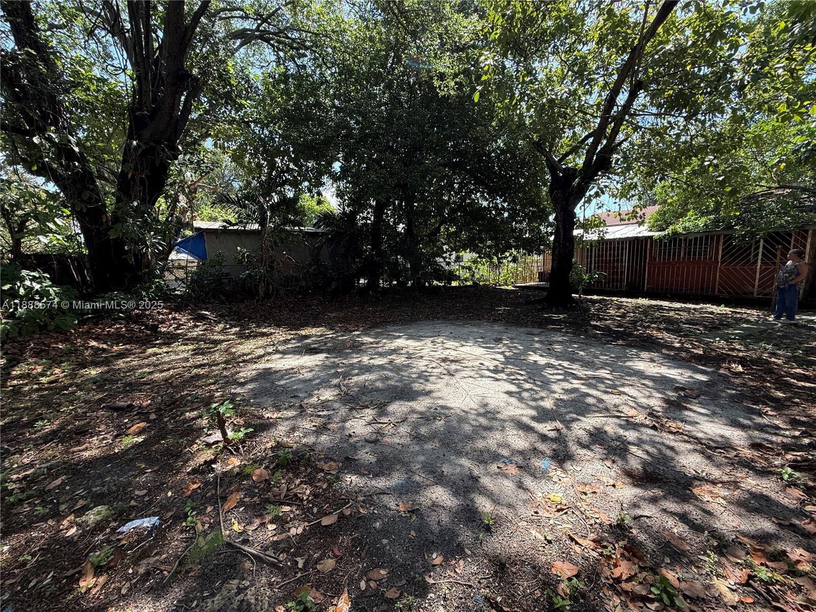   /  864 sq. ft. $ 2025-10-01 0 Photo