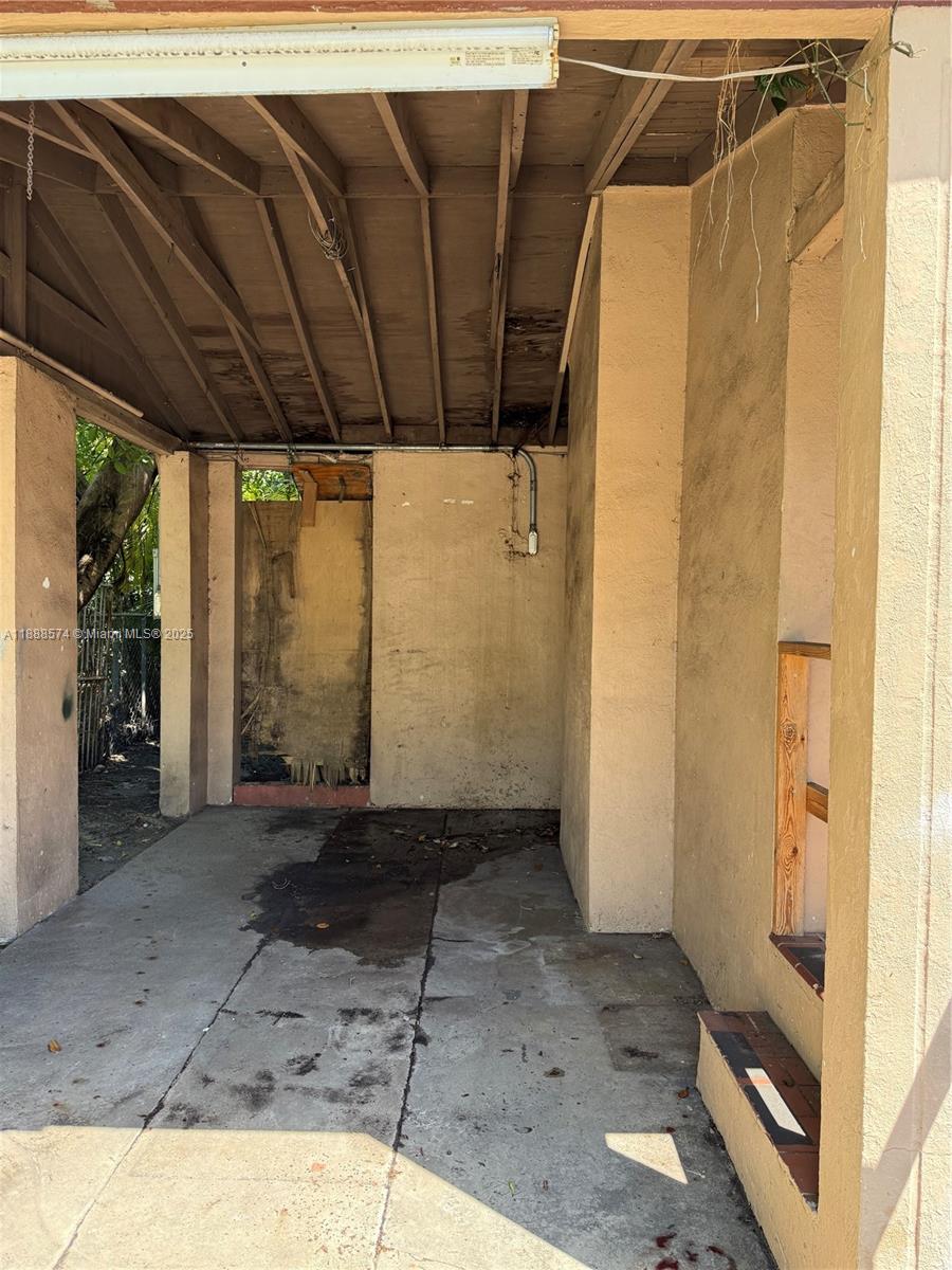   /  864 sq. ft. $ 2025-10-01 0 Photo