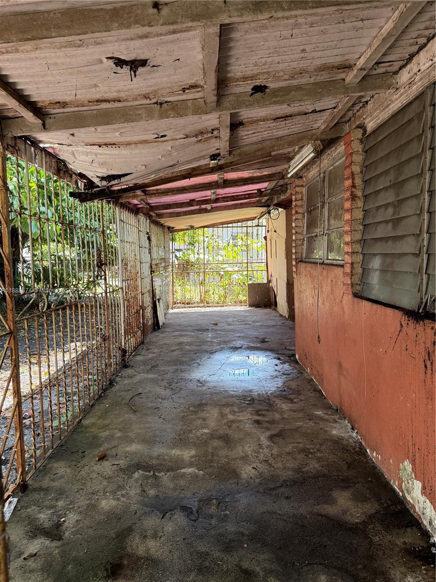  /  864 sq. ft. $ 2025-10-01 0 Photo