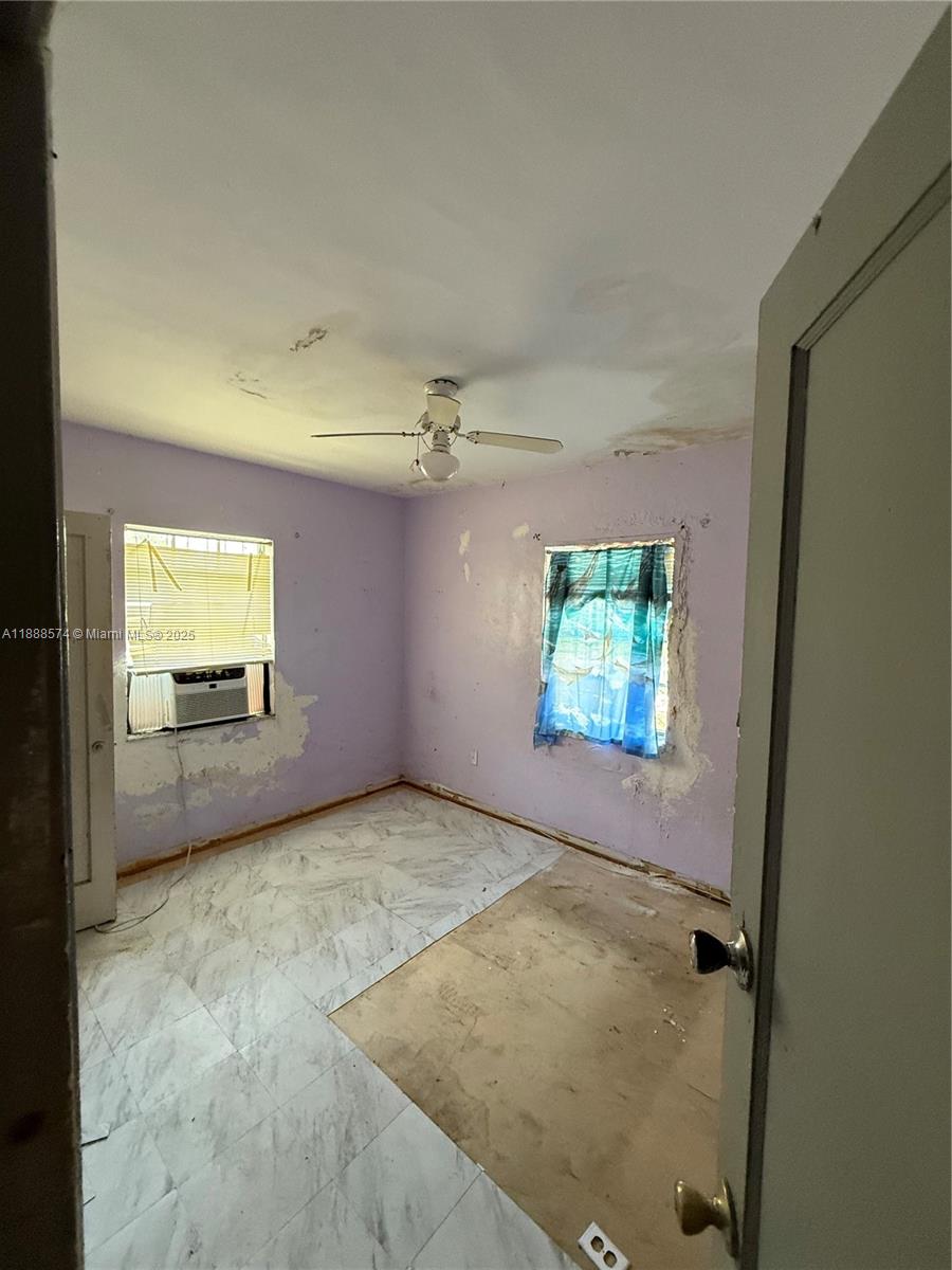   /  864 sq. ft. $ 2025-10-01 0 Photo