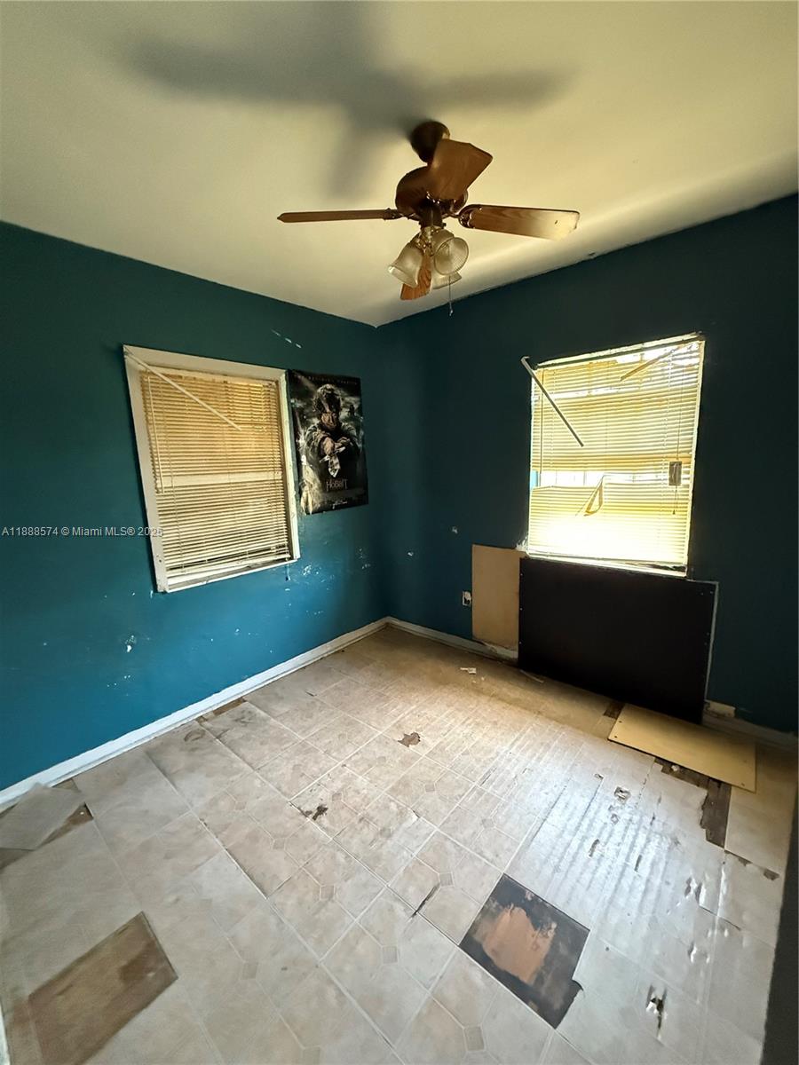   /  864 sq. ft. $ 2025-10-01 0 Photo