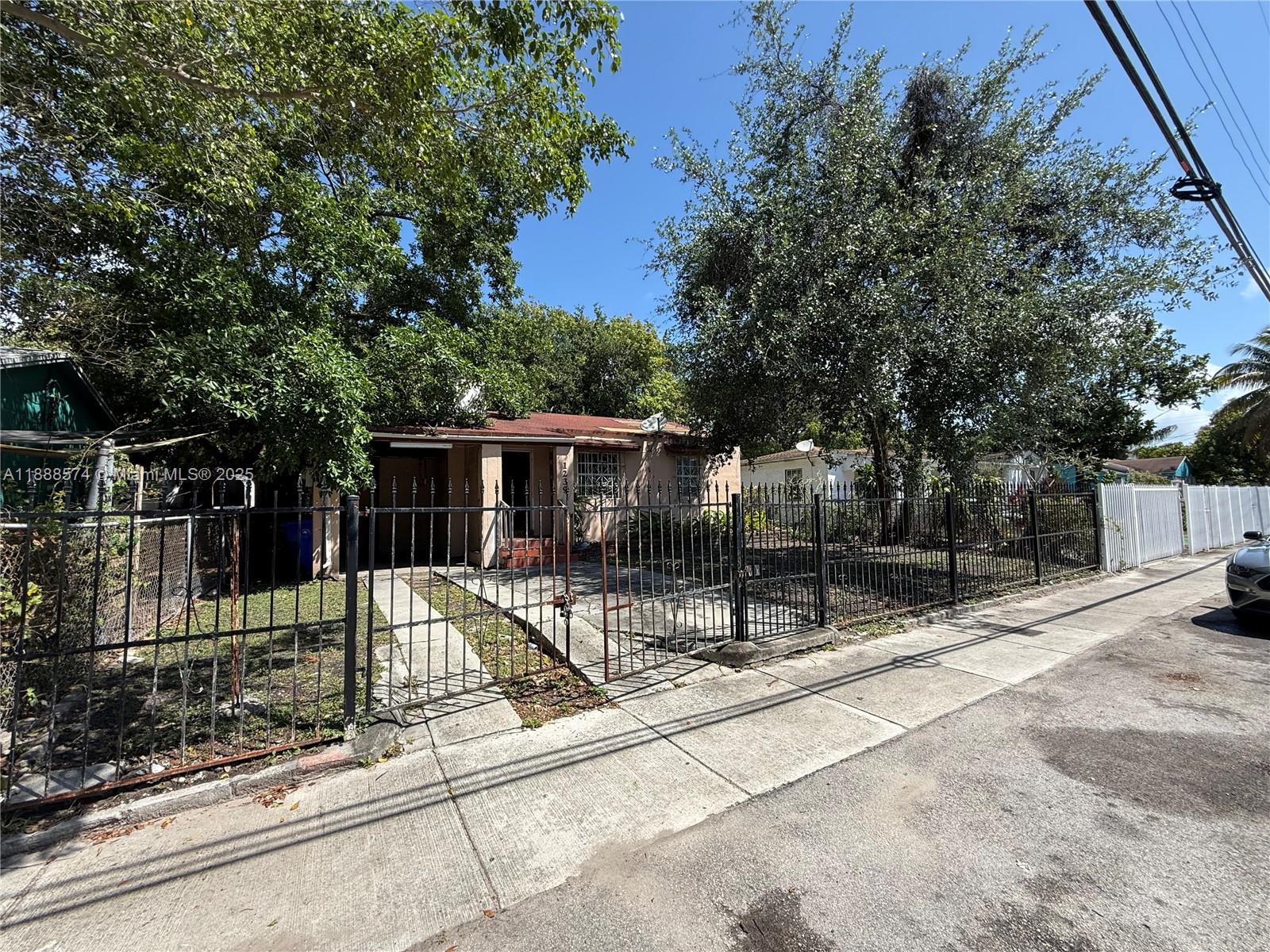   /  864 sq. ft. $ 2025-10-01 0 Photo