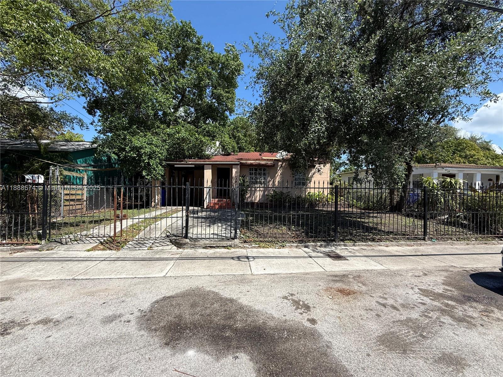   /  864 sq. ft. $ 2025-10-01 0 Photo
