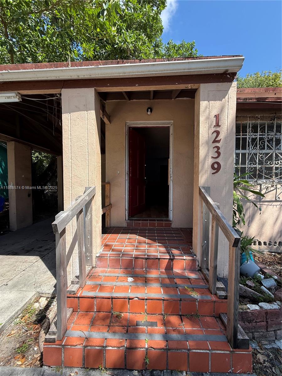   /  864 sq. ft. $ 2025-10-01 0 Photo