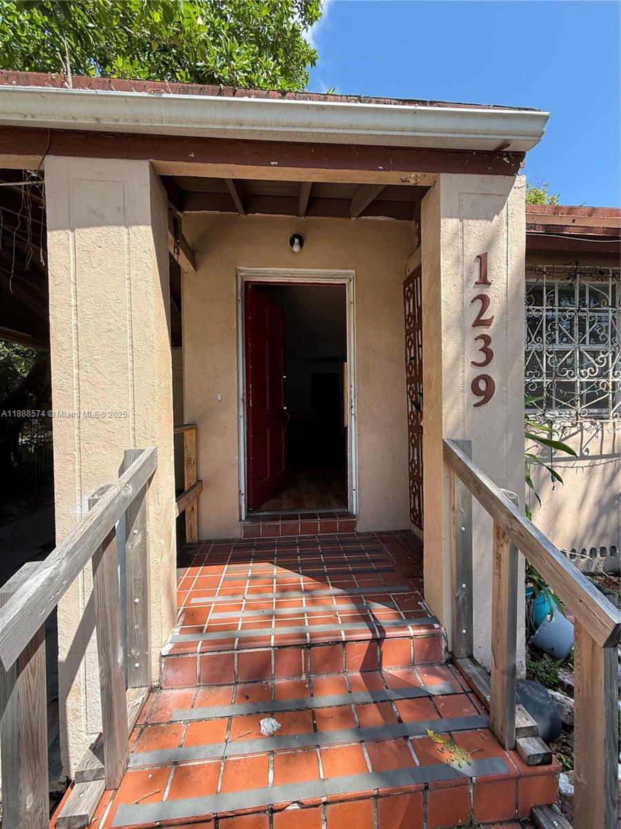   /  864 sq. ft. $ 2025-10-01 0 Photo