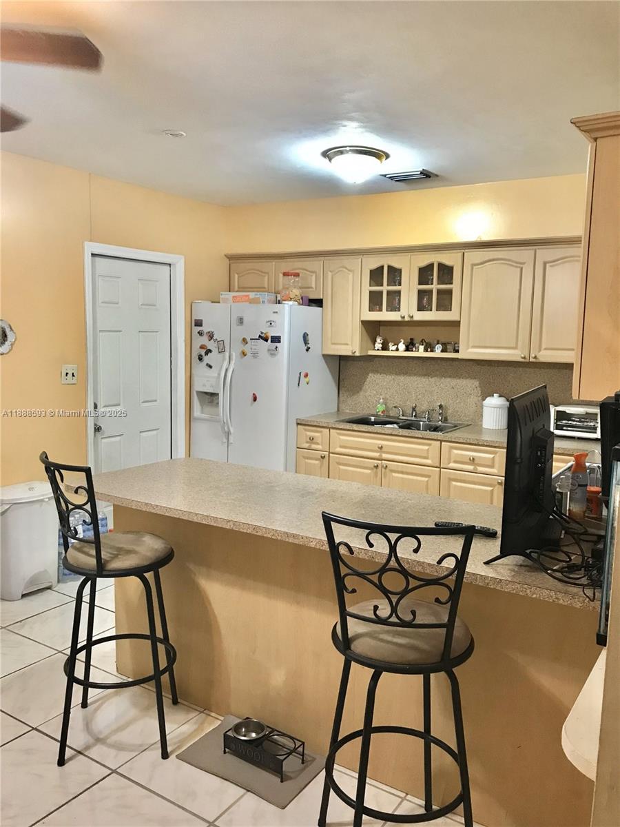   /  1917 sq. ft. $ 2025-10-01 0 Photo
