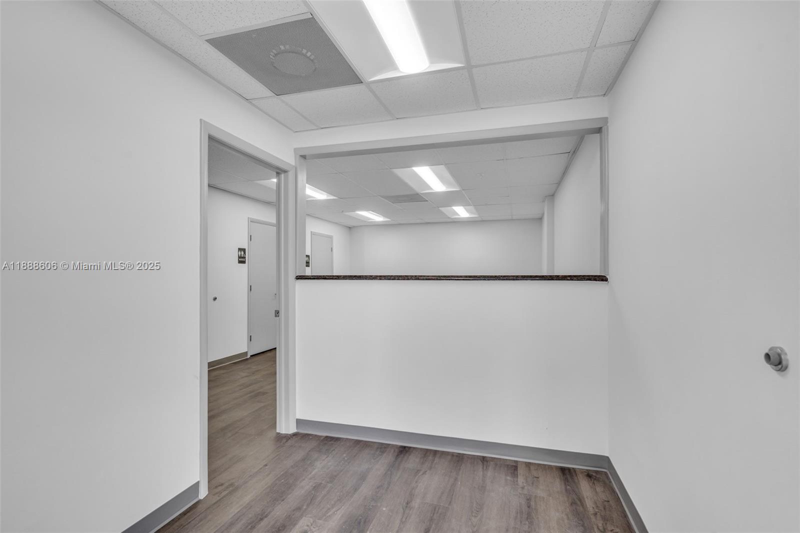 1D  /   sq. ft. $ 2025-10-02 0 Photo
