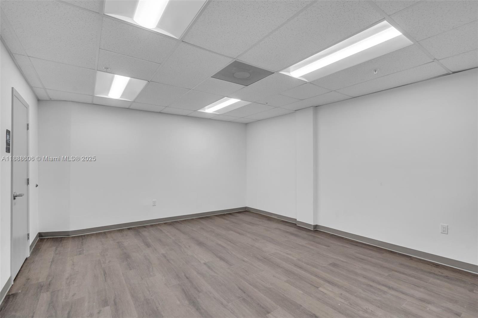 1D  /   sq. ft. $ 2025-10-02 0 Photo
