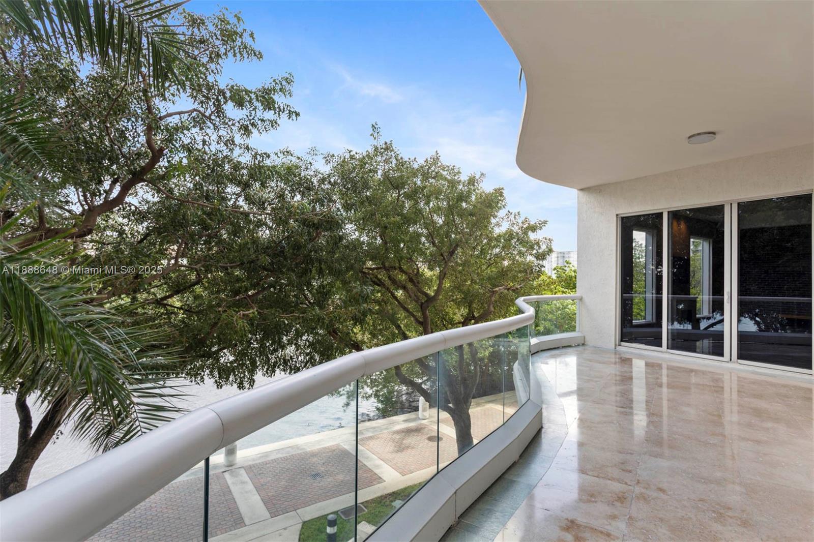 203 2 / 2 1582 sq. ft. $ 2025-10-01 0 Photo