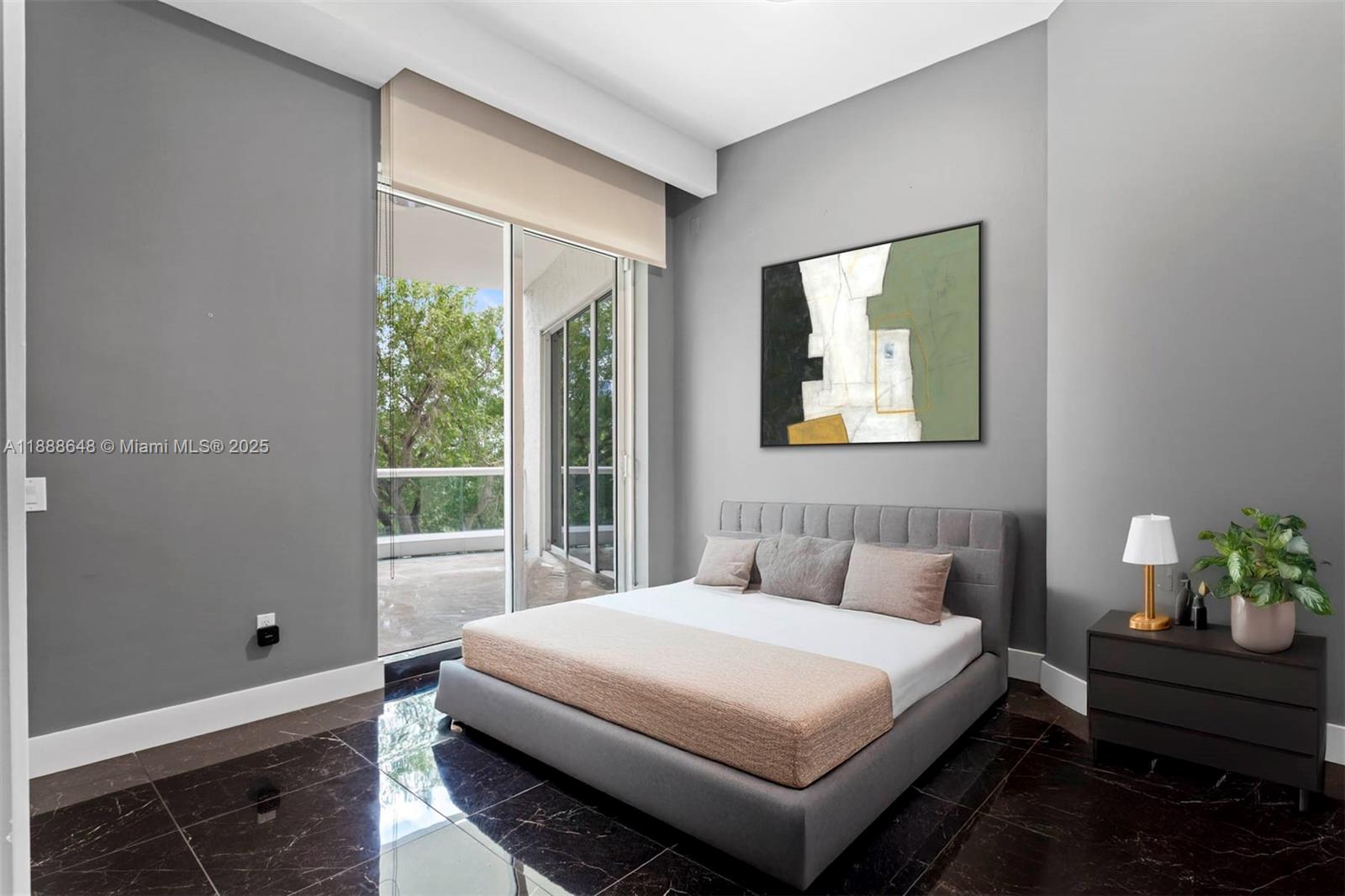 203 2 / 2 1582 sq. ft. $ 2025-10-01 0 Photo