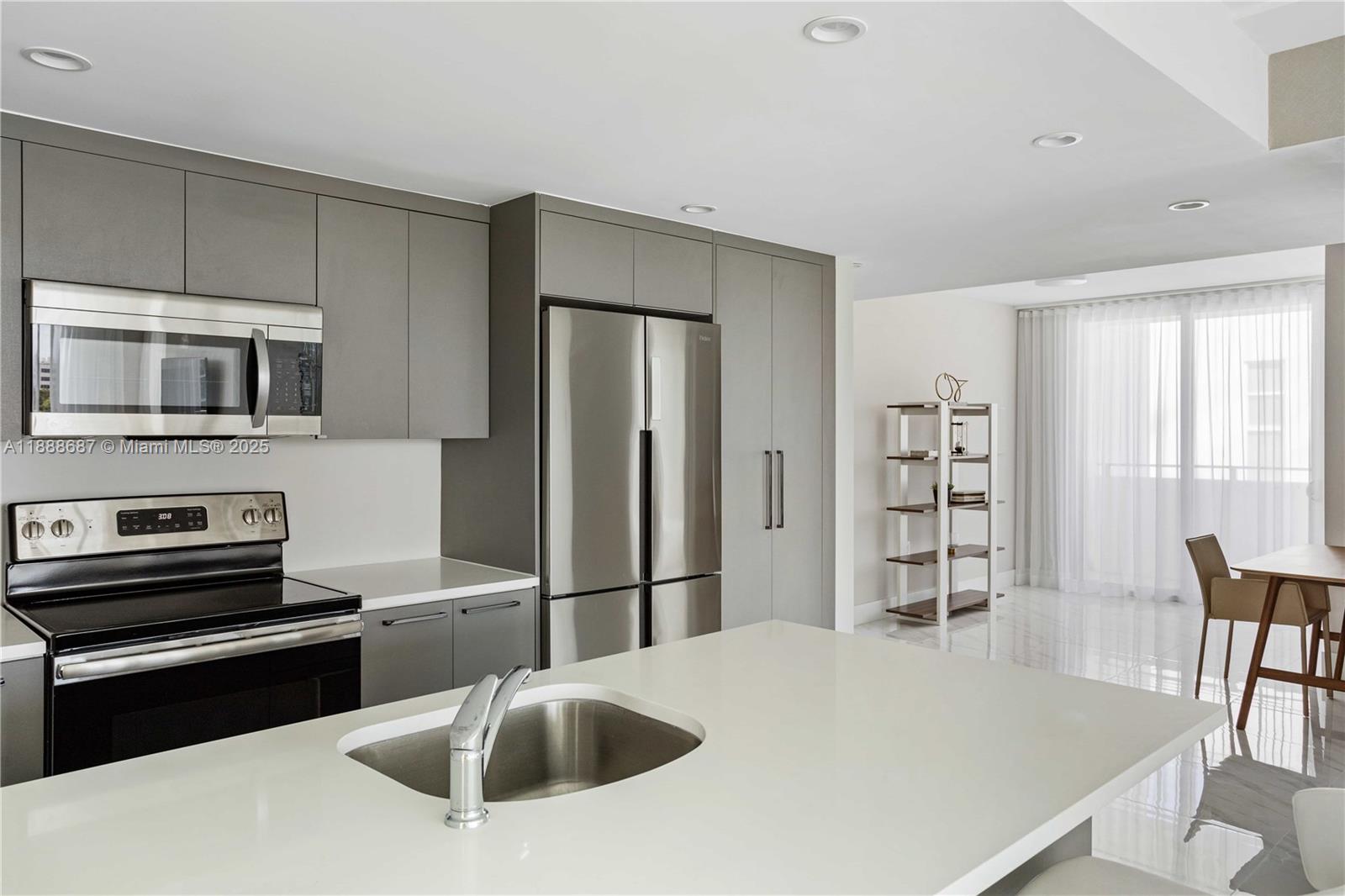 603 3 / 2 1304 sq. ft. $ 2025-10-02 0 Photo
