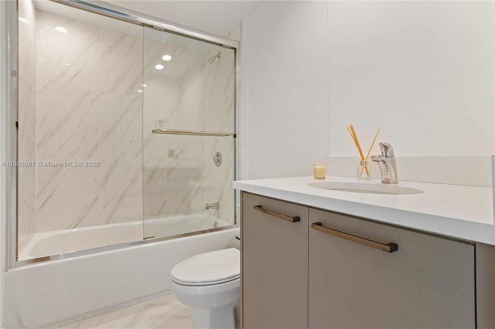 603 3 / 2 1304 sq. ft. $ 2025-10-02 0 Photo