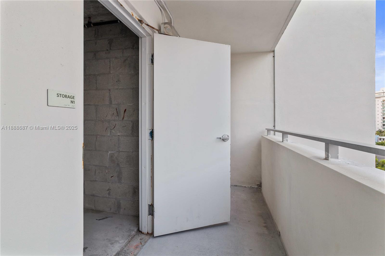 603 3 / 2 1304 sq. ft. $ 2025-10-02 0 Photo