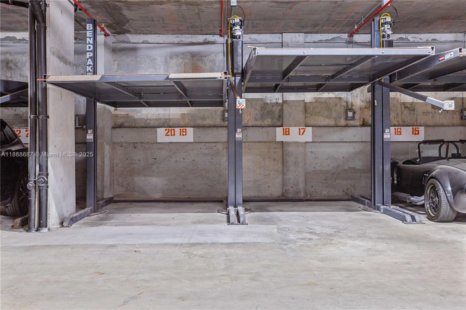 See details 603 3 / 2 1304 sq. ft. $ 2025-10-02 0 Photo