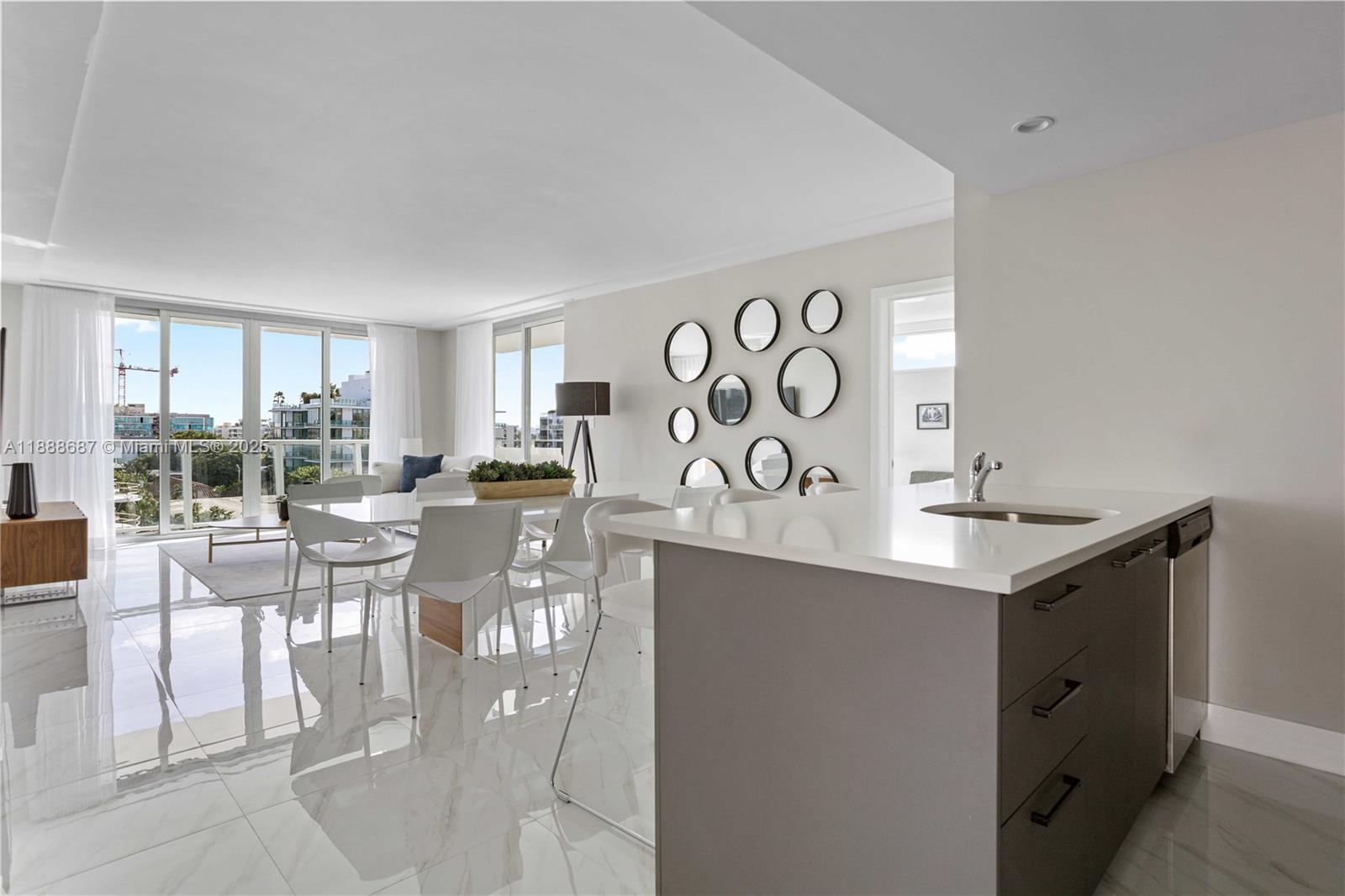 603 3 / 2 1304 sq. ft. $ 2025-10-02 0 Photo