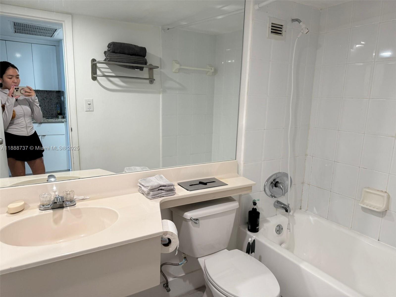 Photo of 19201 Collins Ave #841, Sunny Isles Beach, Florida, 33160 -