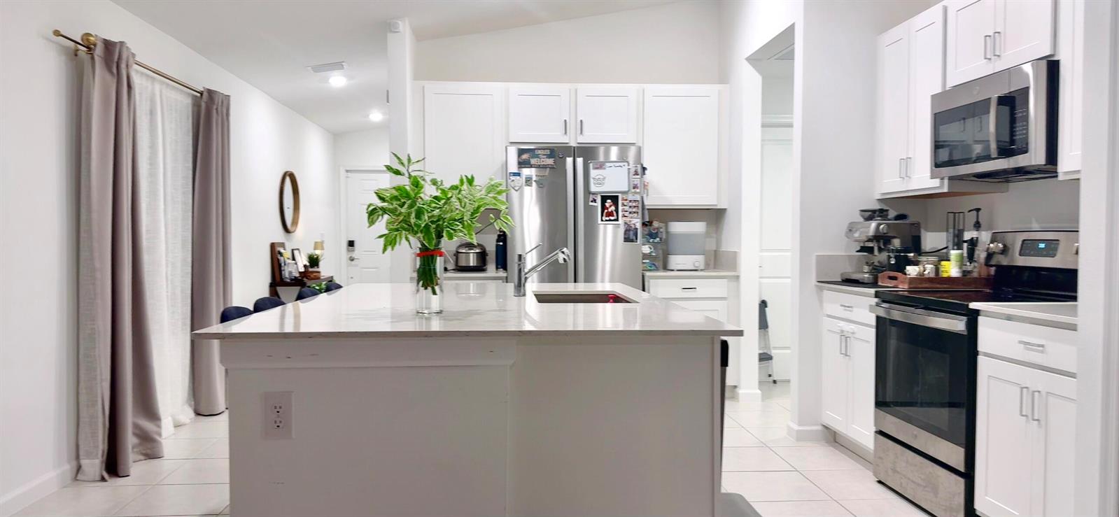 Ver detalles 612 3 / 2 1451 sq. ft. $ 2026-01-28 0 foto