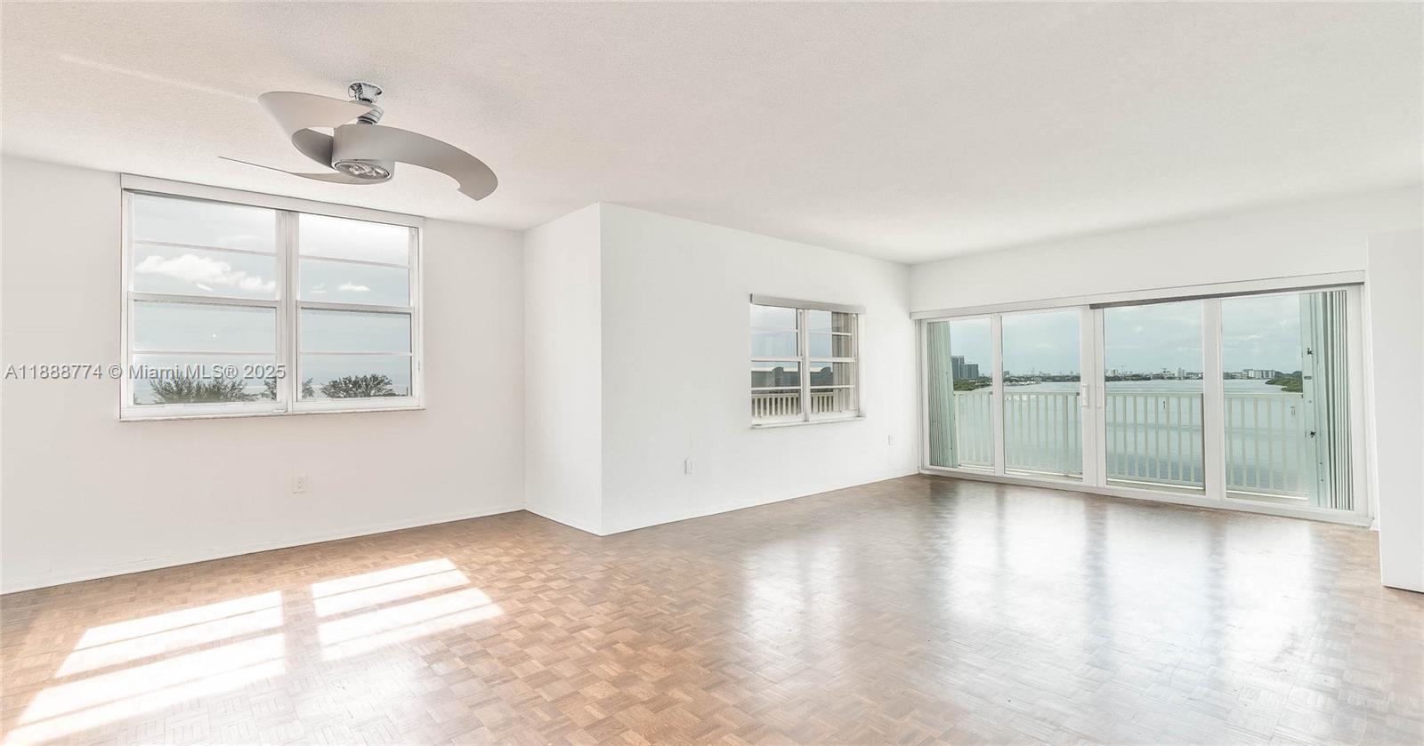 716 3 / 3 1570 sq. ft. $ 2025-10-02 0 Photo