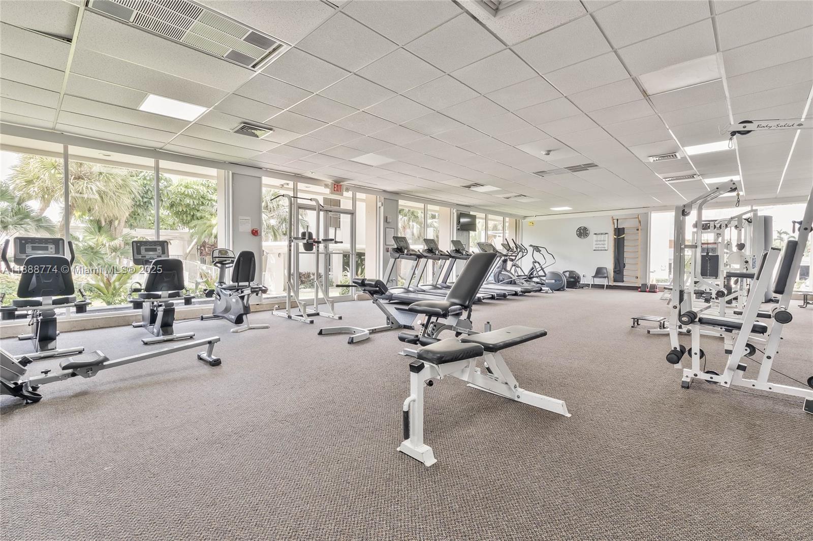 716 3 / 3 1570 sq. ft. $ 2025-10-02 0 Photo