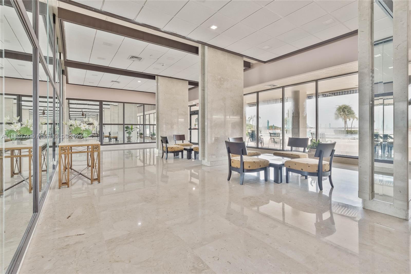 716 3 / 3 1570 sq. ft. $ 2025-10-02 0 Photo