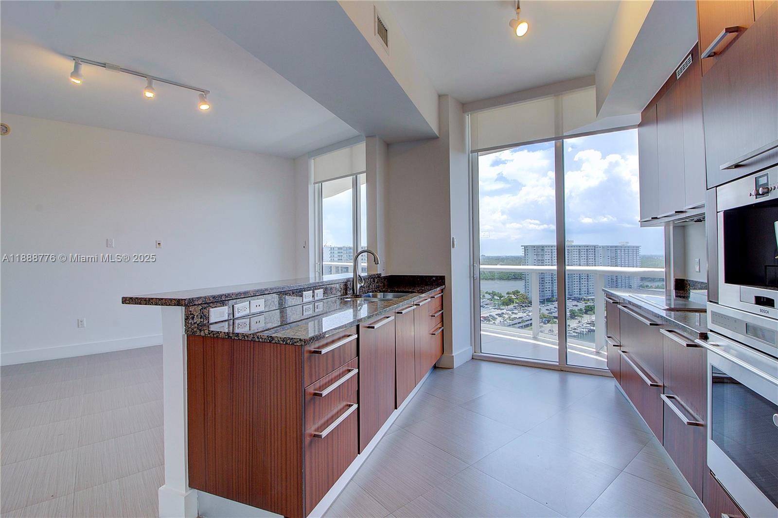 1605 2 / 2 1435 sq. ft. $ 2025-10-02 0 Photo