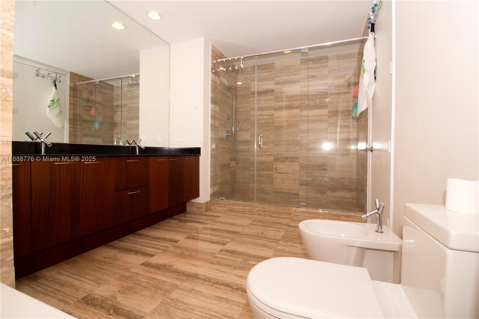 1605 2 / 2 1435 sq. ft. $ 2025-10-02 0 Photo