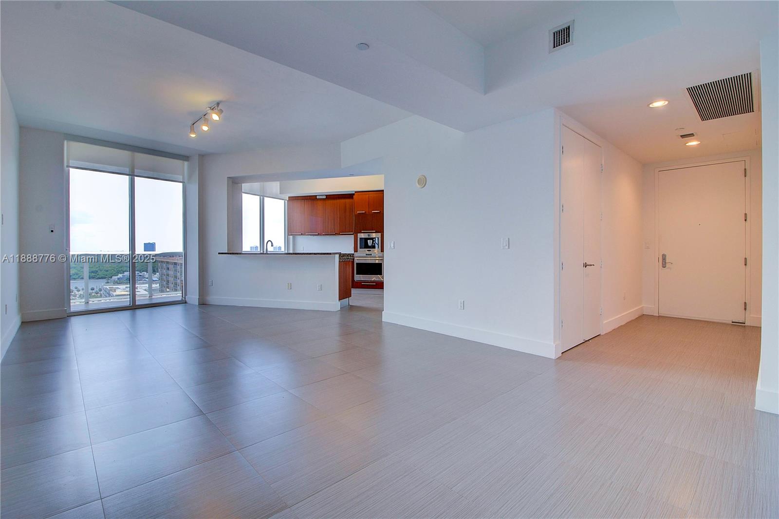 1605 2 / 2 1435 sq. ft. $ 2025-10-02 0 Photo