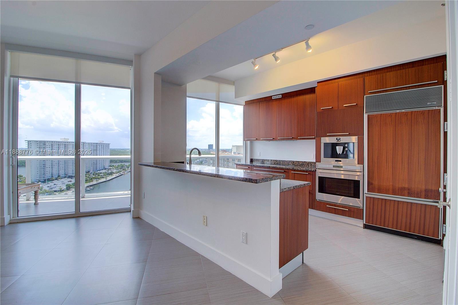 1605 2 / 2 1435 sq. ft. $ 2025-10-02 0 Photo
