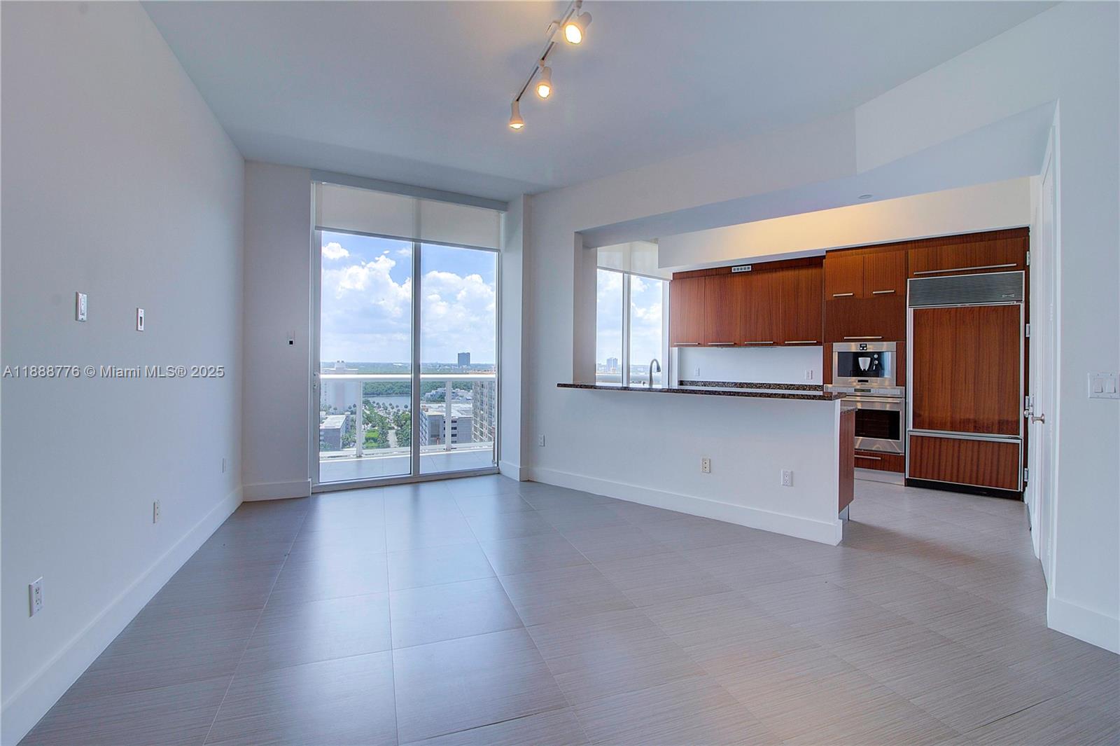 1605 2 / 2 1435 sq. ft. $ 2025-10-02 0 Photo