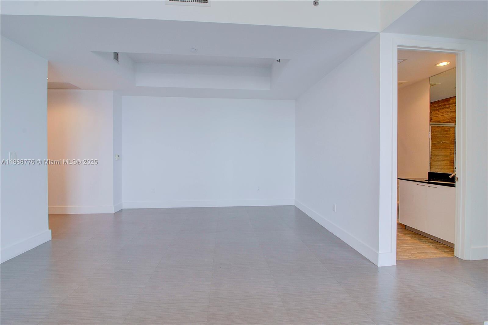 1605 2 / 2 1435 sq. ft. $ 2025-10-02 0 Photo