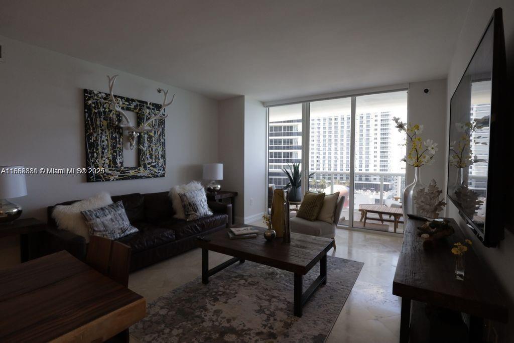 2011 2 / 2 1554 sq. ft. $ 2025-10-02 0 Photo