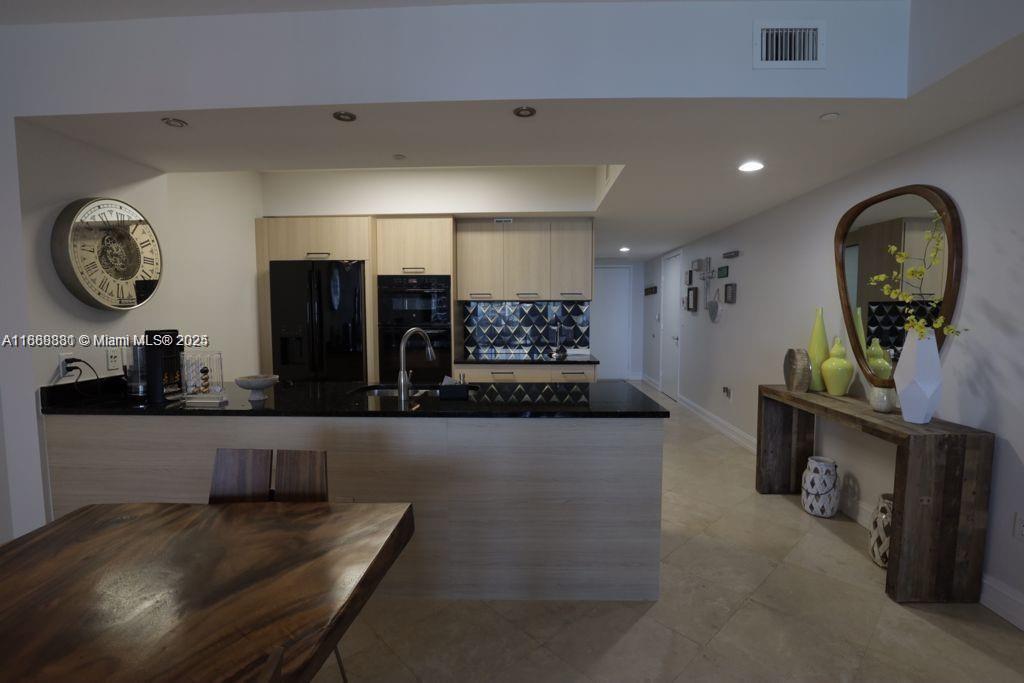 2011 2 / 2 1554 sq. ft. $ 2025-10-02 0 Photo