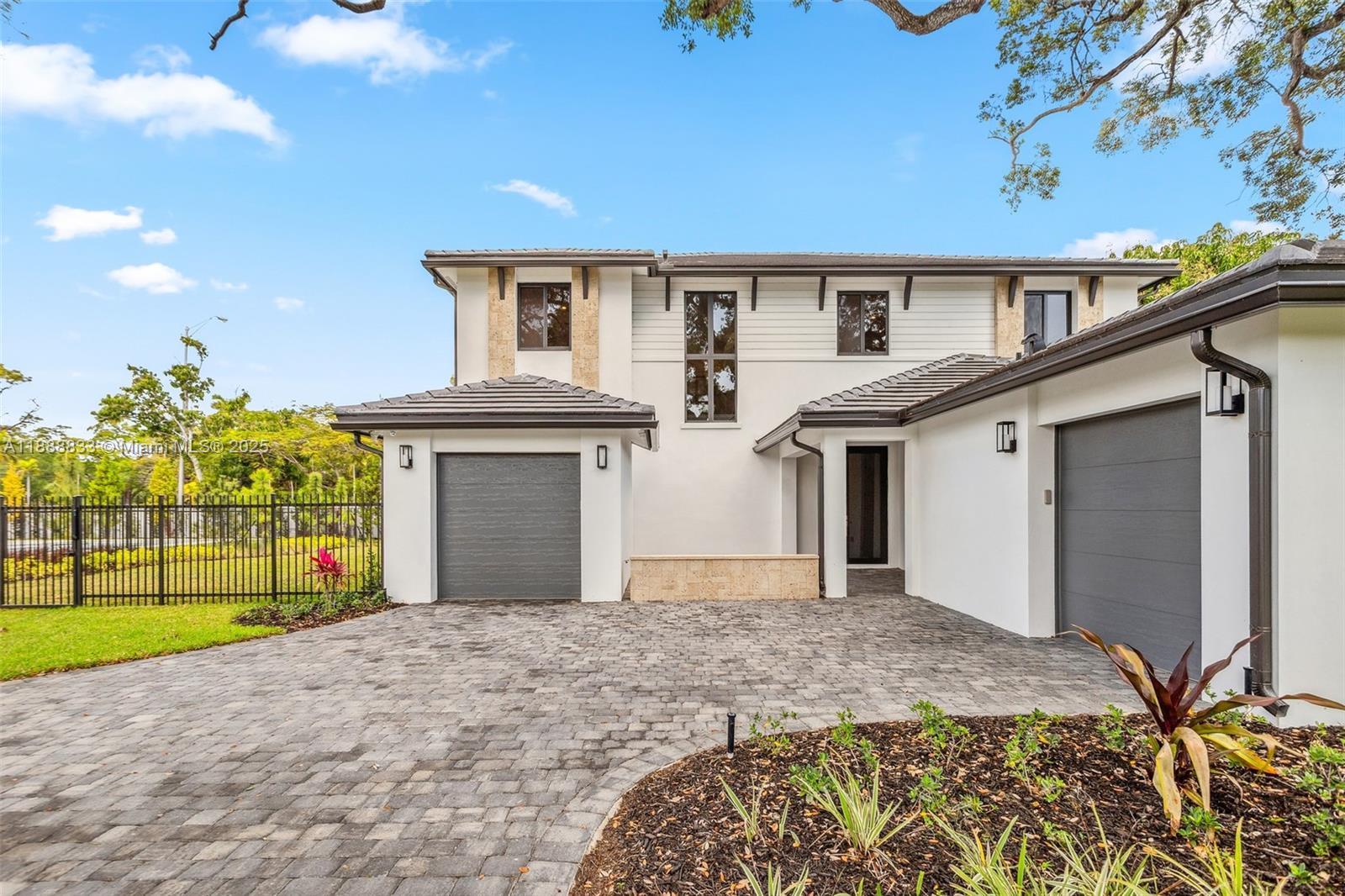 7285 4 / 4 4143 sq. ft. $ 2025-10-02 0 Photo