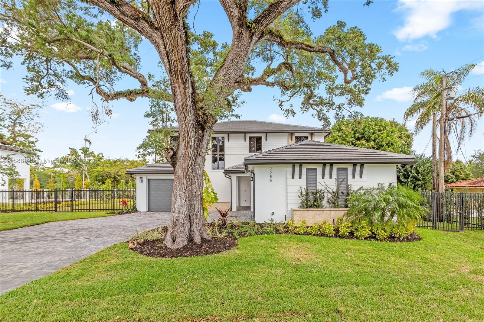 7285 4 / 4 4143 sq. ft. $ 2025-10-02 0 Photo