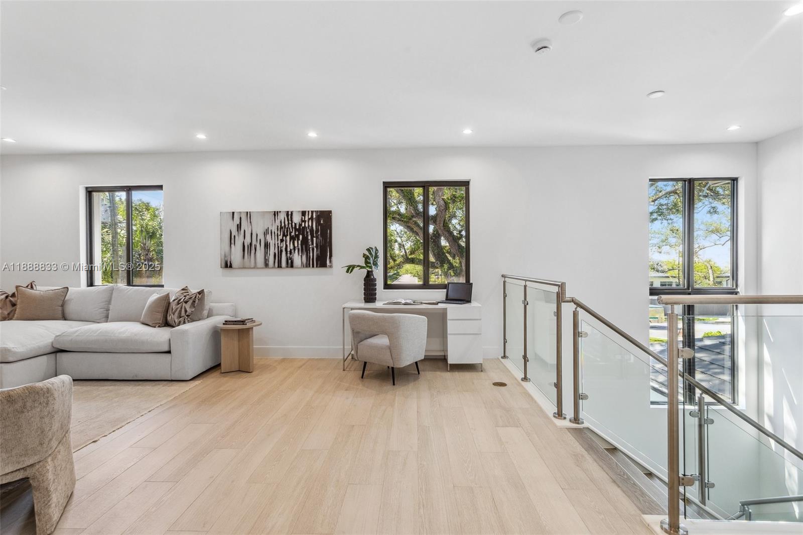7285 4 / 4 4143 sq. ft. $ 2025-10-02 0 Photo